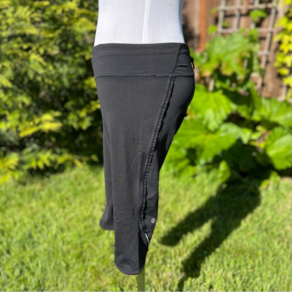 Lululemon Run Fast Free Crop Sz 8 Black, Ruffle Reflective Power Luxtreme - Picture 5 of 14